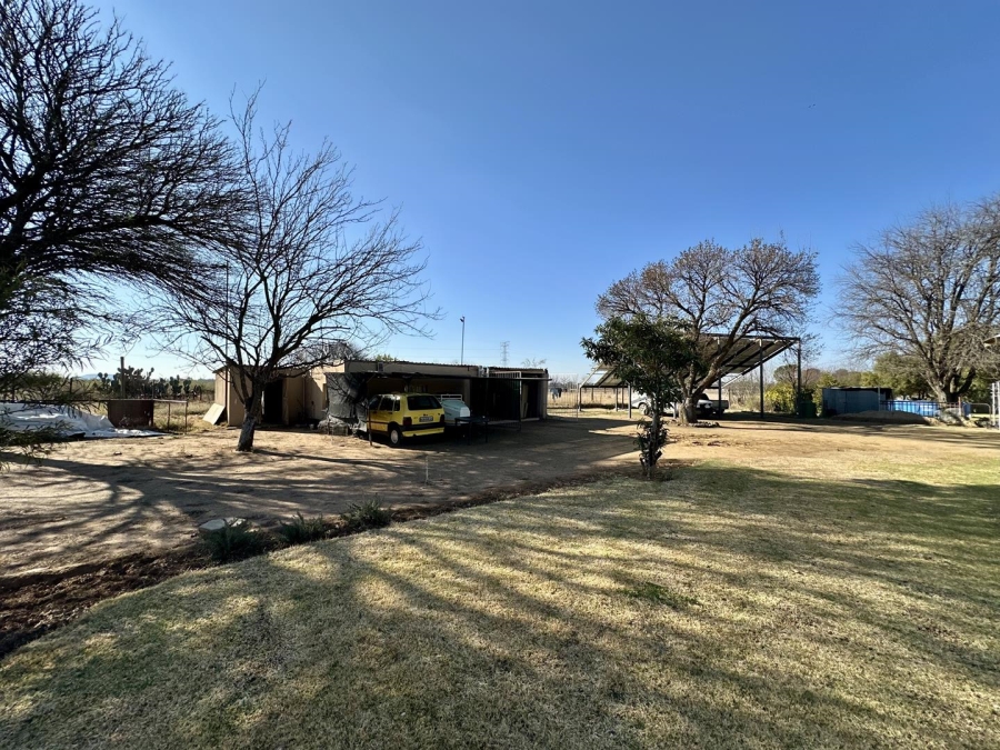 9 Bedroom Property for Sale in Bloemspruit Free State